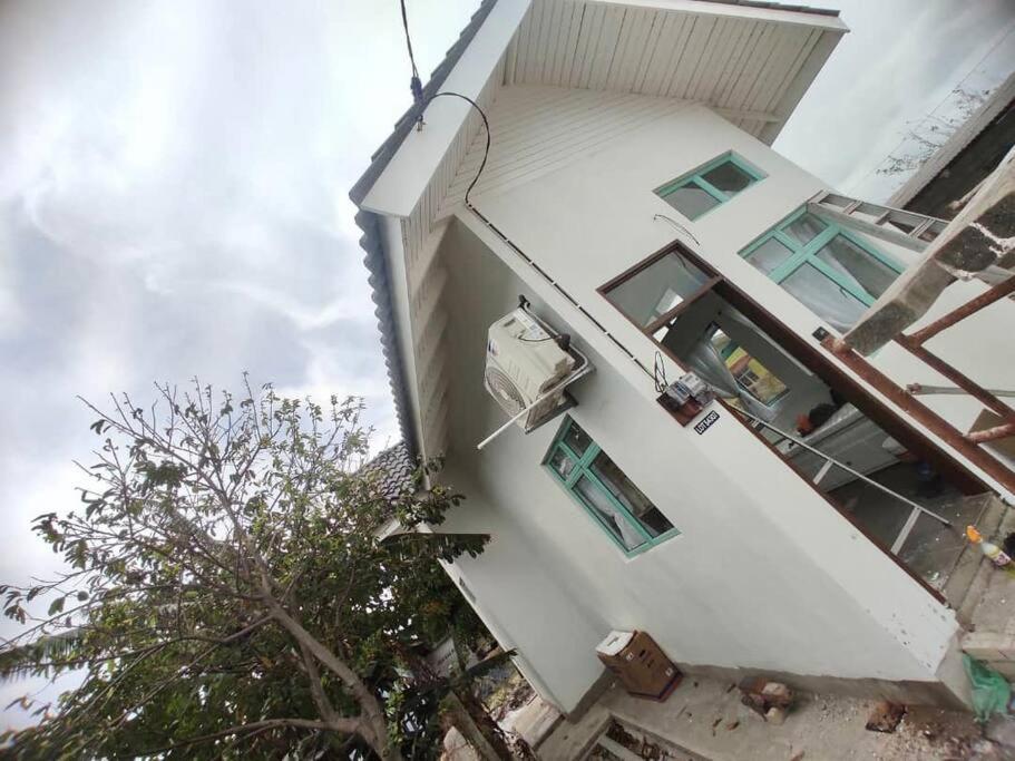 Vila Sea Kecil Tiny House Near Jetty Of Kuala Besut Kampong Nail Exteriér fotografie